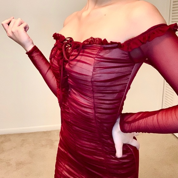 Wine Off-the-shoulder fitted dress. - Picture 1 of 3